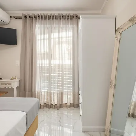 Elvira Apartment